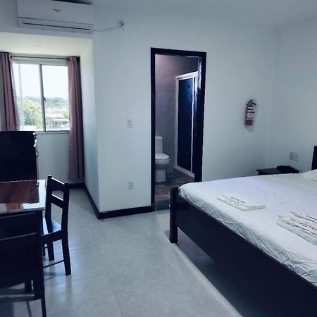 Day And Night Hotel Belmopan Kültér fotó