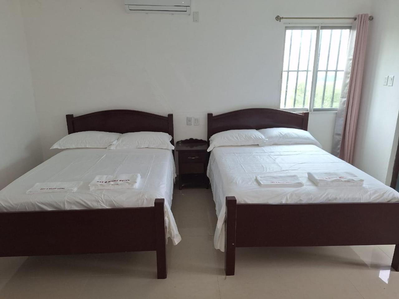 Day And Night Hotel Belmopan Kültér fotó