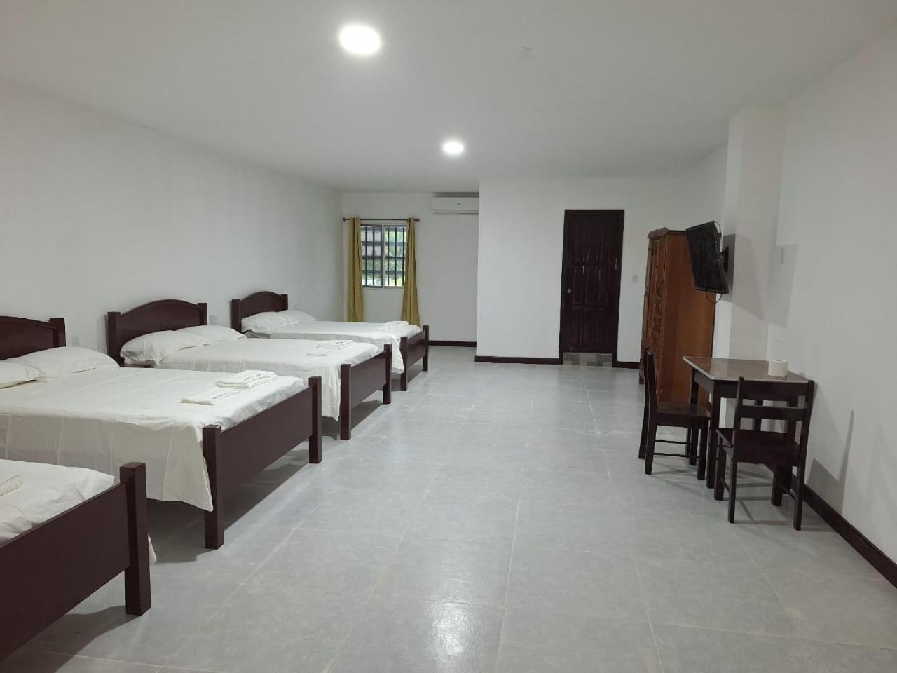 Day And Night Hotel Belmopan Kültér fotó